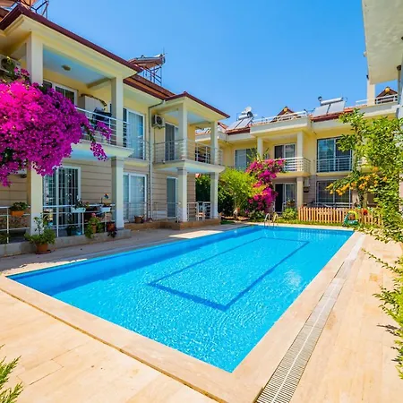 Villa Rose Calis
