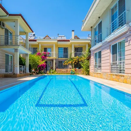 Villa Rose Calis