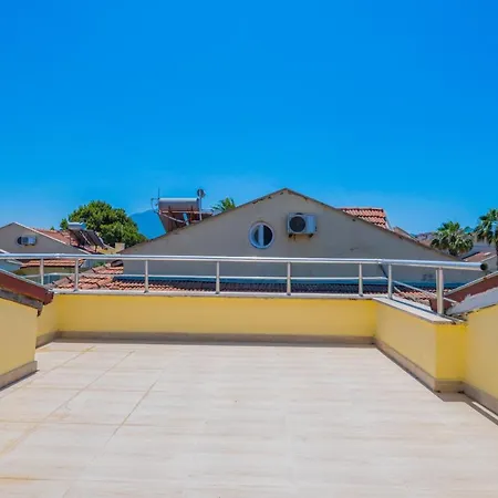 Villa Rose Calis *