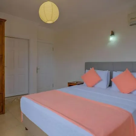 Villa Rose Calis